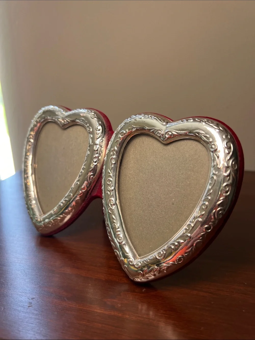 VTG Victorian Style Embossed Silver Plated Double Heart Red Velvet Picture Frame